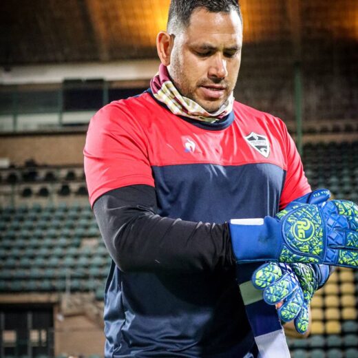 5 minutes to kick off and were all warmed up.jpg