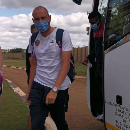 Team arrival thohoyandou stellenboschfc proudlystellenbosch dstvprem.jpg