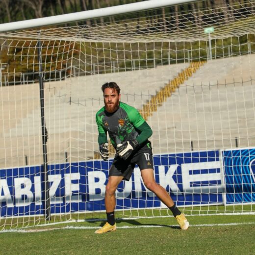 Sage stephens back between the sticks barker names an otherwise.jpg